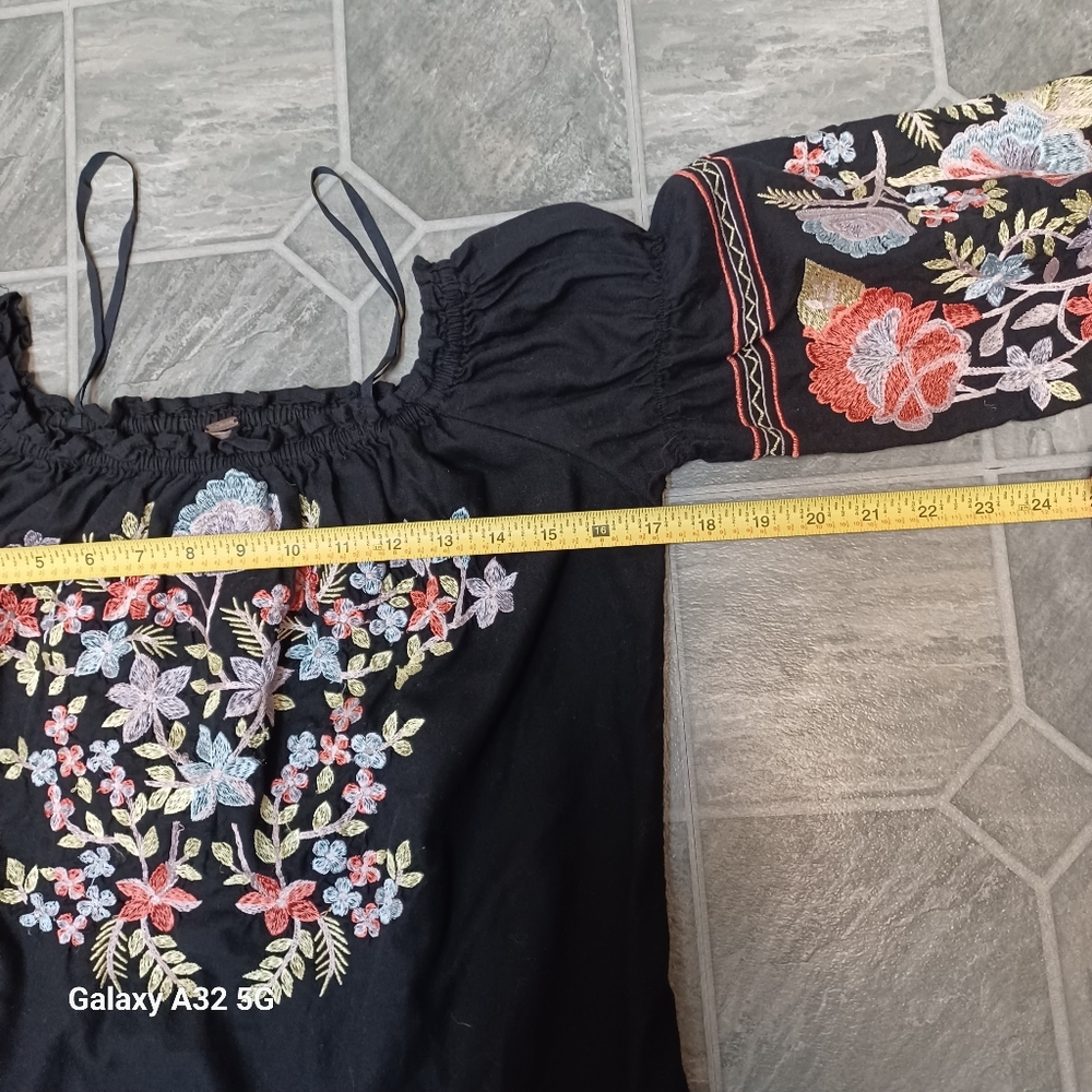 Free People Size XS Embroidered Black Off-Shoulder Dress - Picture 11 of 12